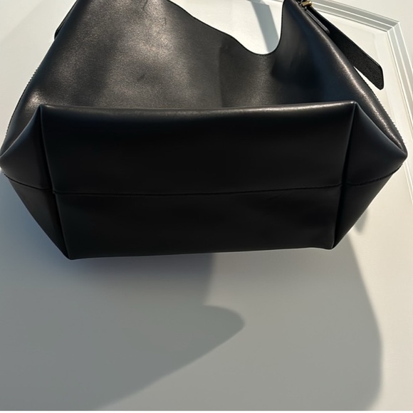 Madewell Essential Bucket Tote - Picture 5 of 6